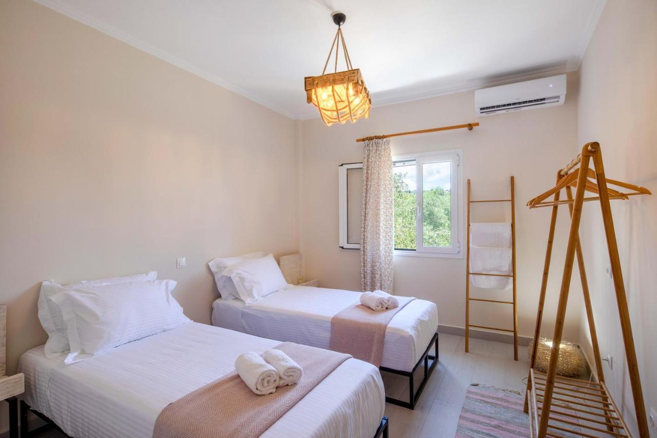 אצ'ארבי North Corfu Accommodation 1 מראה חיצוני תמונה